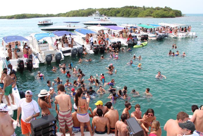 CHOLÓN & CLUB DE PLAYA IBIZA