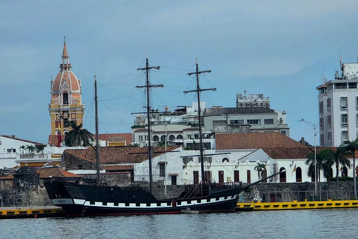 Un-paseo-diferente-por-la-bahia-de-Cartagena