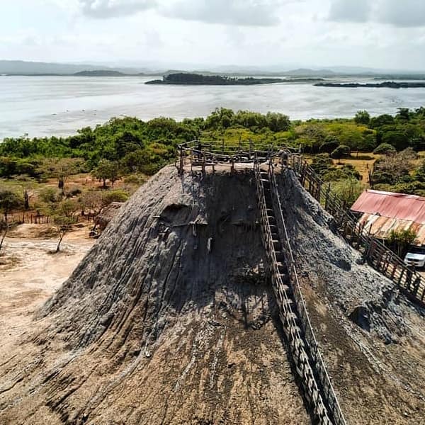 Volcan-del-totumo-volcan-de-lodo-5-min