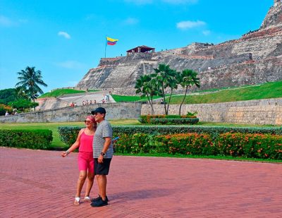 chiva-tradicional-cartagena-city-tour3