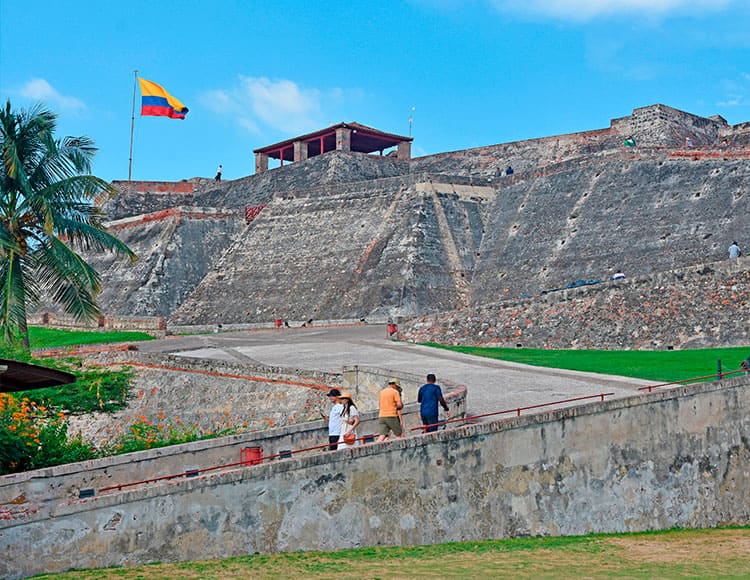chiva-tradicional-cartagena-city-tour5