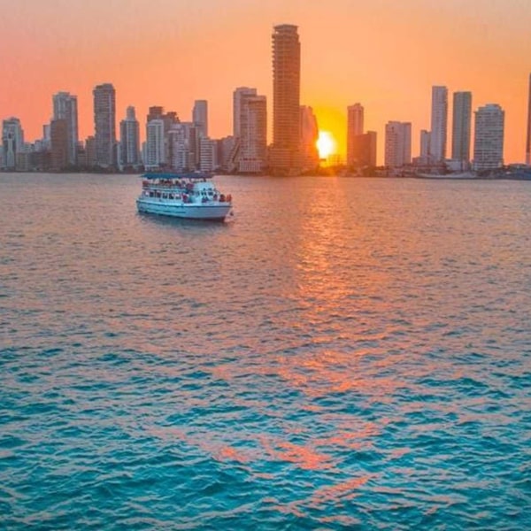 Tours Bahía De Cartagena Barco Bequia